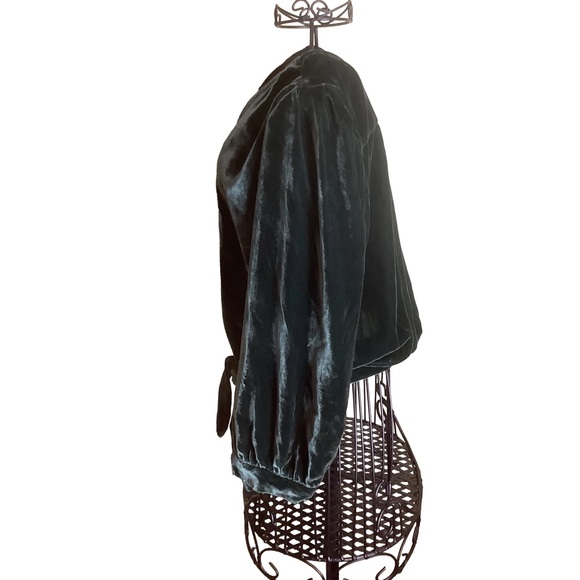 Madewell Velvet Wrap Blouse in Rich Green Size Medium - Picture 3 of 13
